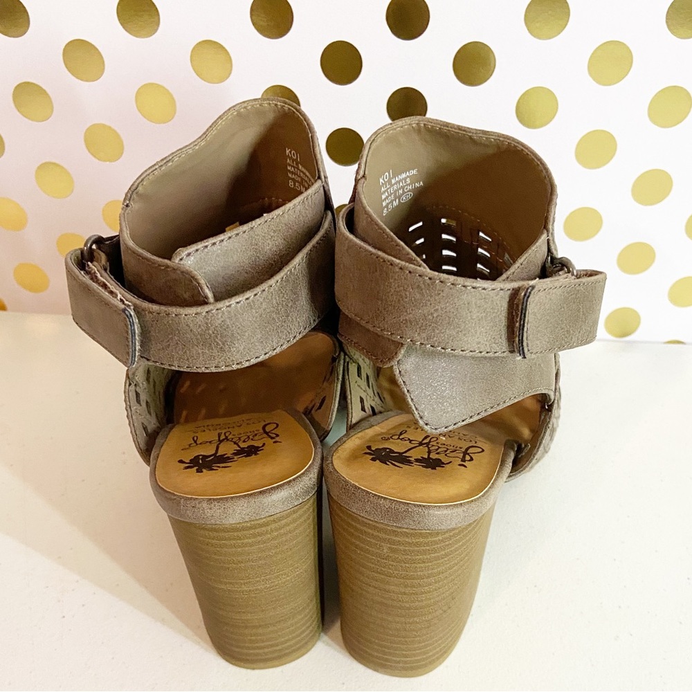 Jellypop Los Angeles Koi Taupe Laser Cut Block Heel Sandals Women’s Size 8.5 - Picture 4 of 7